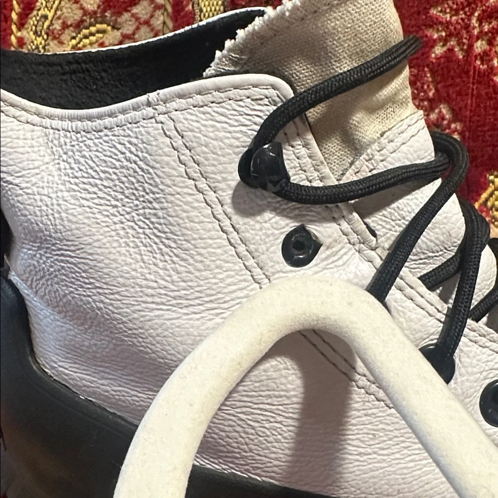Converse all stars lugged weatherproof high tops size 7.5